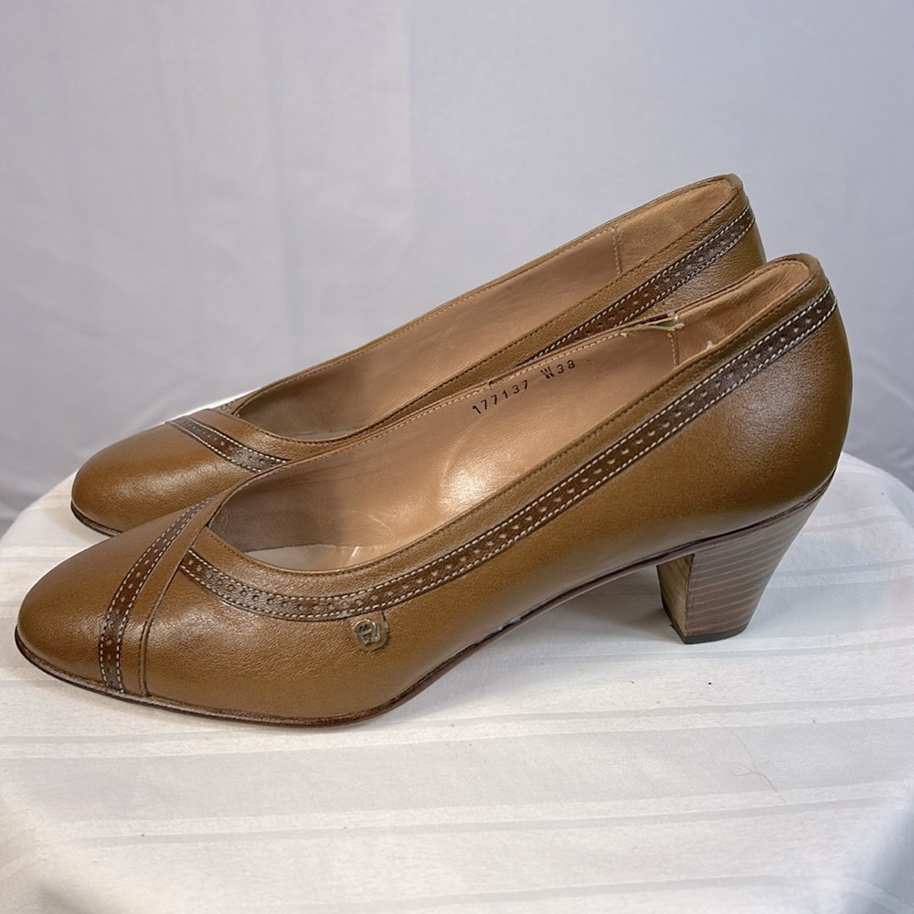 Etienne Aigner Brown Italian Leather 2 in High Heel Shoes Size 38W or 7.5 US. - Picture 8 of 8